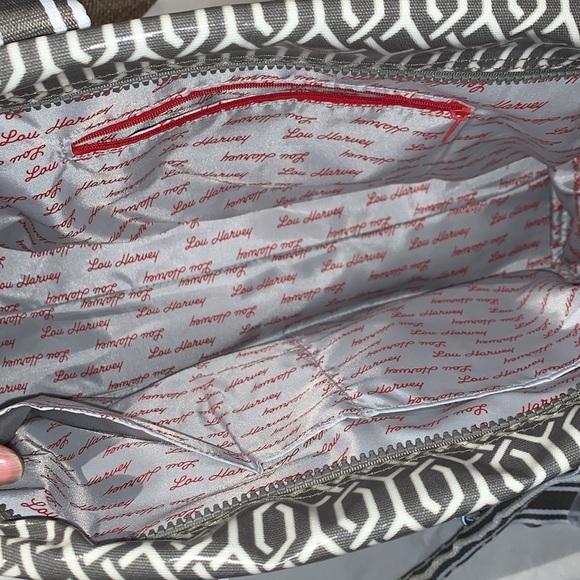 BNWOT Lou Harvey Diaper Bag - Picture 5 of 9